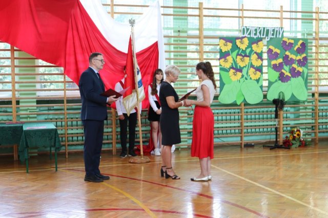 b_1024_768_0_00_images_2022_2023_Zakonczenie_348678952_727421292519155_8192211474454746604_n